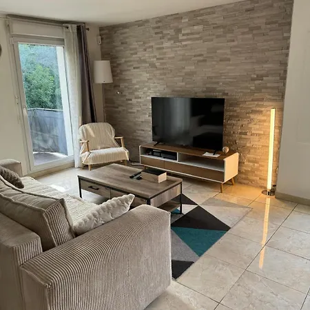 Duplex Paris: Near Roissy Cdg, Expo & Theme Parks * Villepinte (Seine-Saint-Denis)